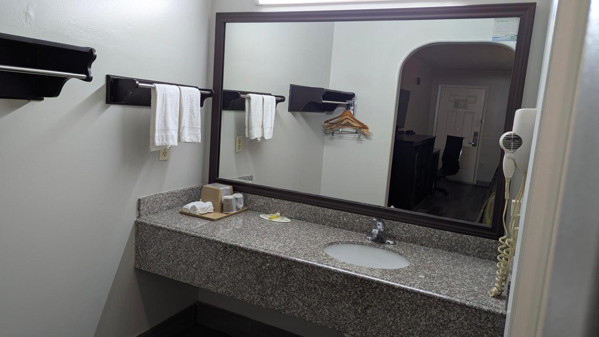 Super 8 By Wyndham Houston/Willowbrook Hwy 249 Extérieur photo